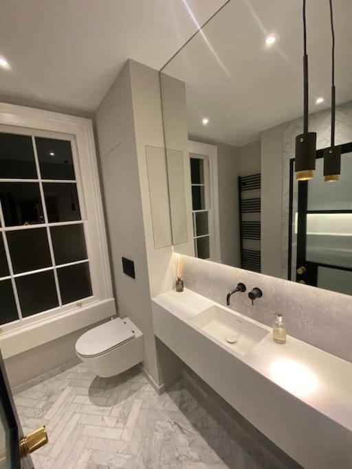 Luxury Georgian Apartment - 5 Minute Walk To Spa Bath Dış mekan fotoğraf
